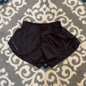 Lululemon shorts size 4, Hotty Hot lined shorts